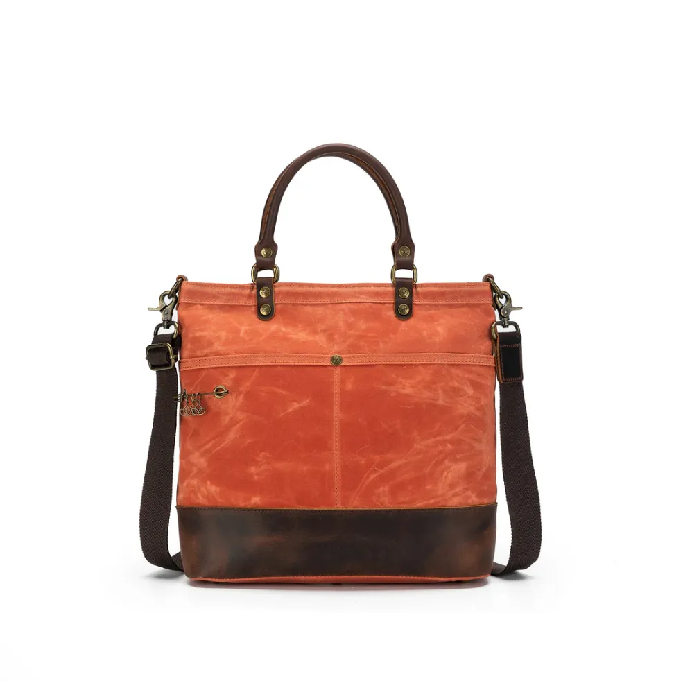 Della Q Tote
