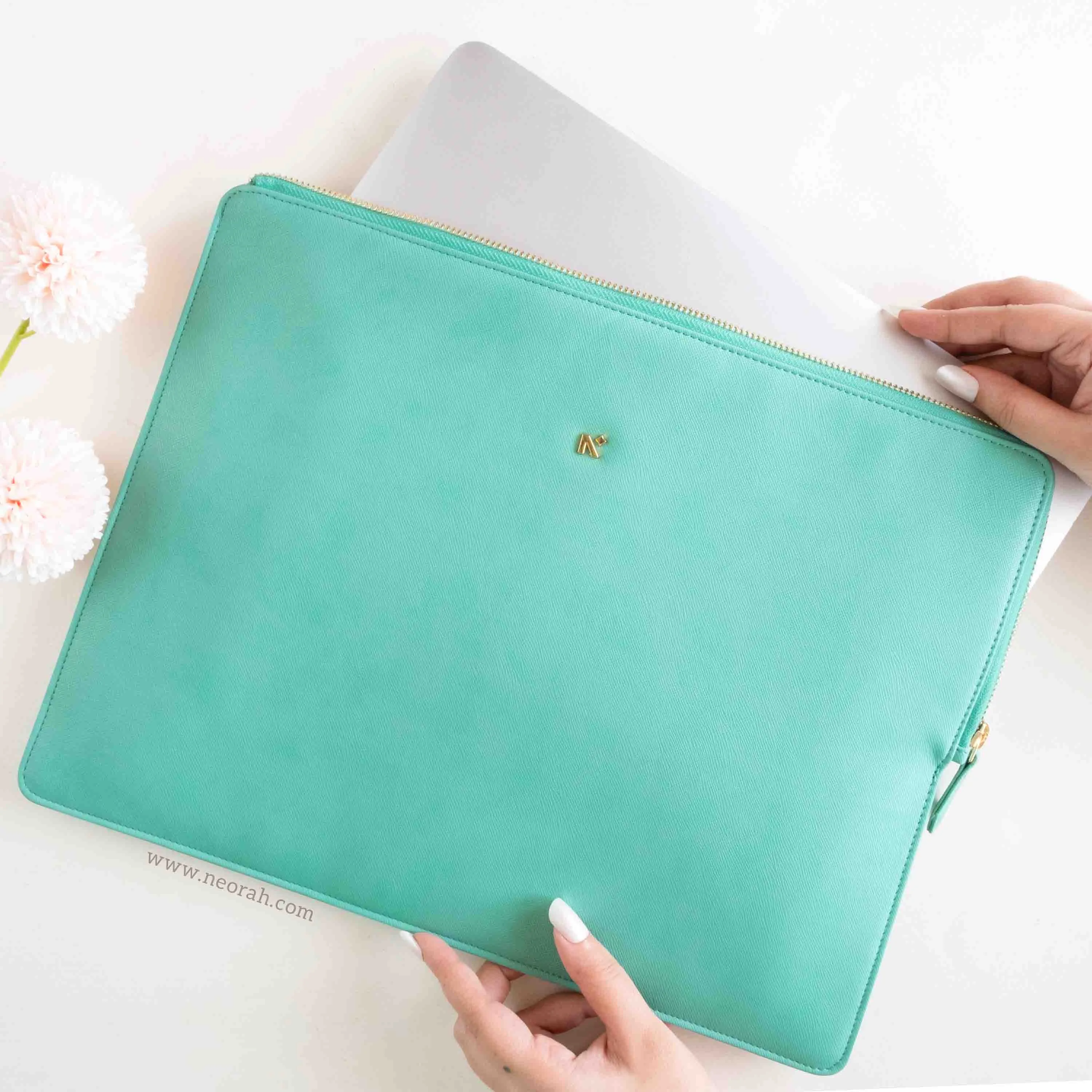 LAPTOP SLEEVE - ZIPPER CLOSURE