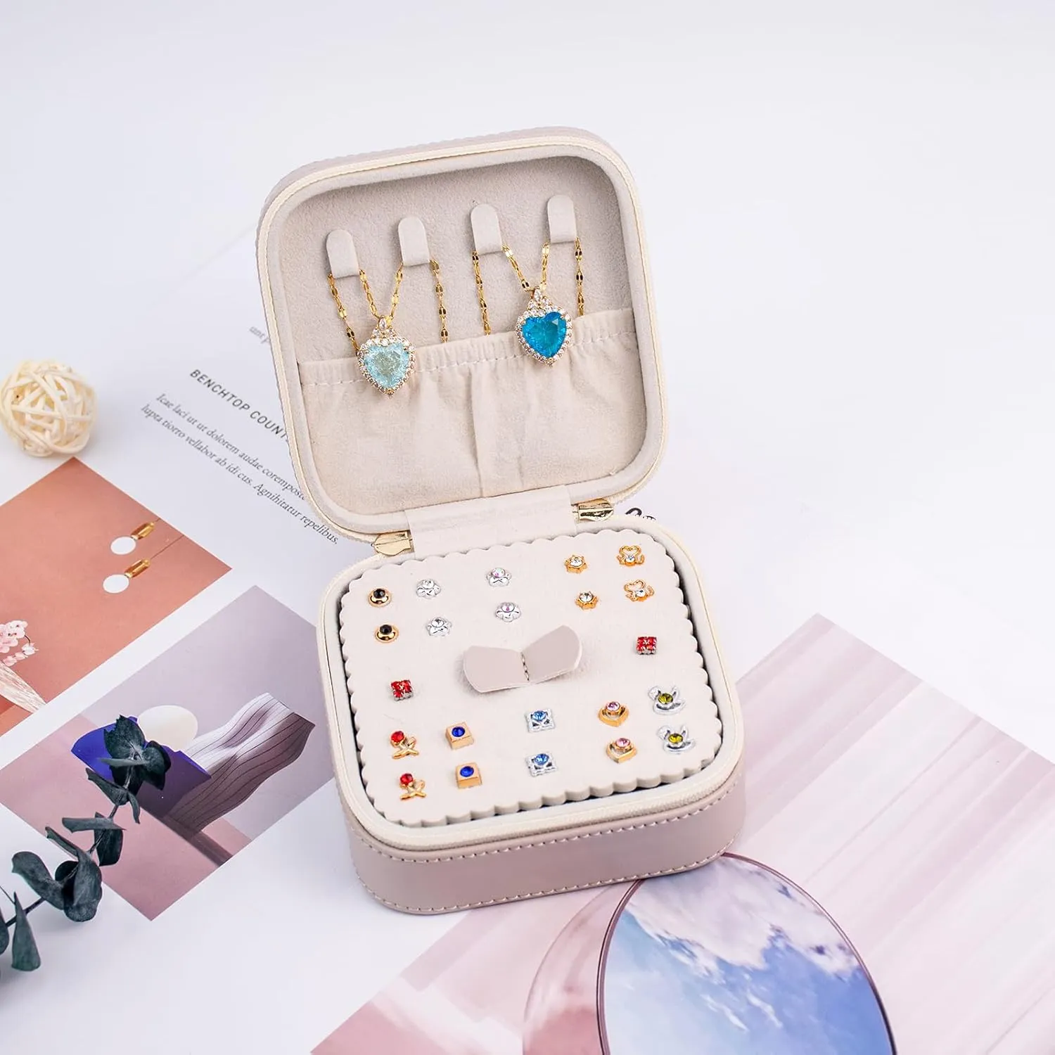 SANQIANWAN Small Travel Jewelry Case for Women Mini Jewelry Box with Mirror Jewelry Storage Holder Organizer Gift for Girls (Apricot)