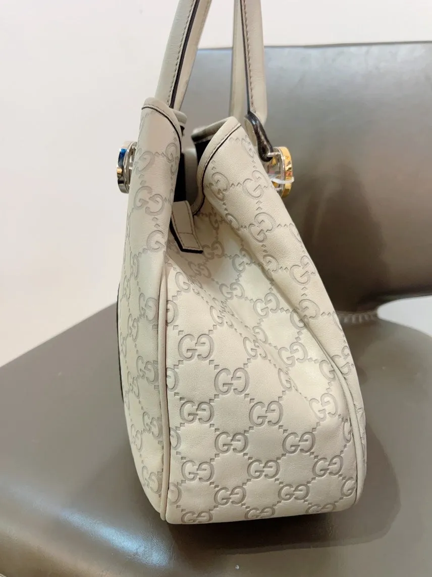 Sophisticated Tote Classic Bag GG Canvas Beige Fully automated Shoulder Gucci
