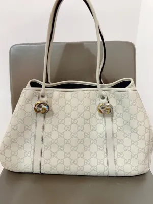 Sophisticated Tote Classic Bag GG Canvas Beige Fully automated Shoulder Gucci