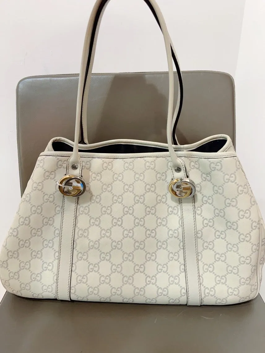 Sophisticated Tote Classic Bag GG Canvas Beige Fully automated Shoulder Gucci