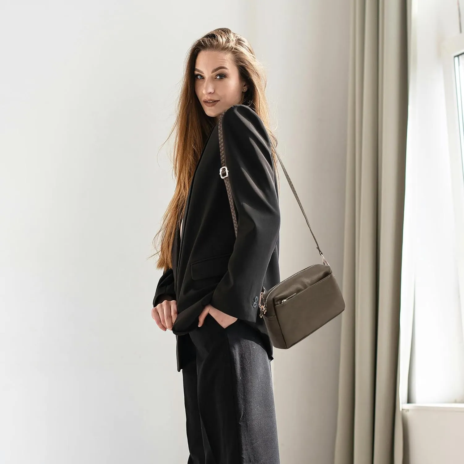 VOROLO Triple Zip Small Leather with Ajustable Strap for Women
