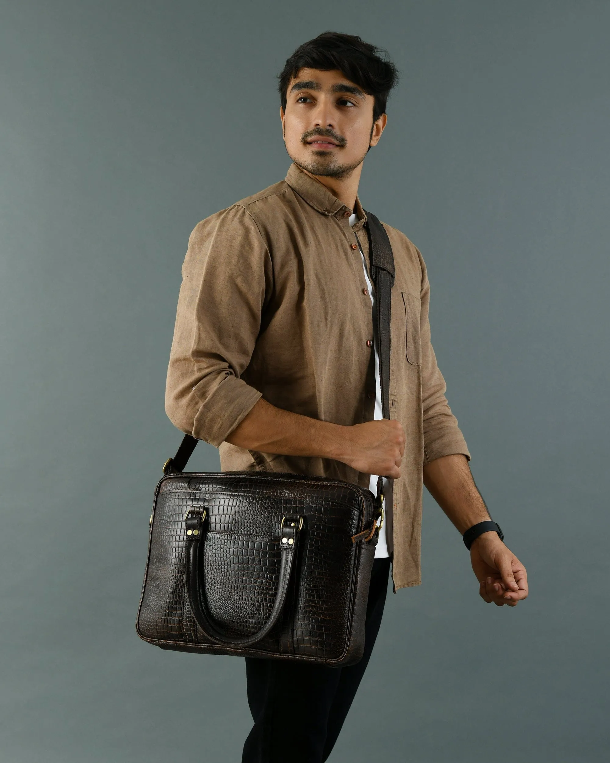 Worldwide tracking Leather Detailed Design Briefcase Croco 14"